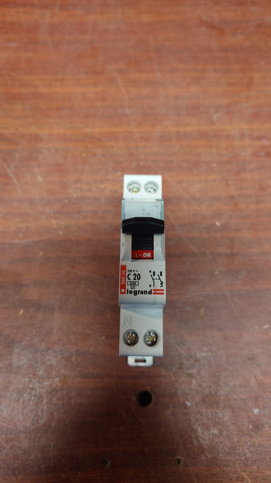 Disjoncteur 20a Legrand, Enlèvement