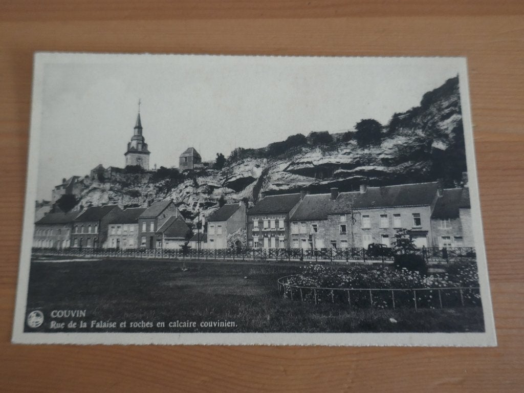 couvin rue de la falaise et roches en calcaire couvinien, Verzenden, Ongelopen, Namen