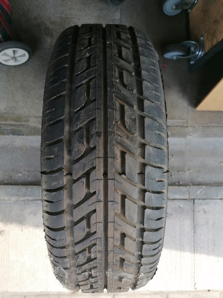 Fulda Assuro 205/65/15 - 99H zomerband - 1 stuk, Auto-onderdelen, Banden en Velgen, Overig, Gebruikt, 15 inch, Band(en)
