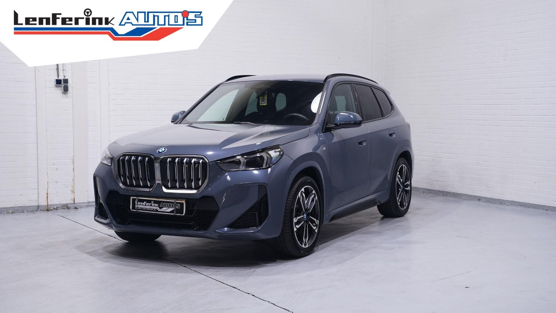 BMW iX1 xDrive30 Launch Edition 67 kWh Shadow-Line NAP Rijkl, Auto's, Automaat, 67 kWh, SUV of Terreinwagen, Te koop