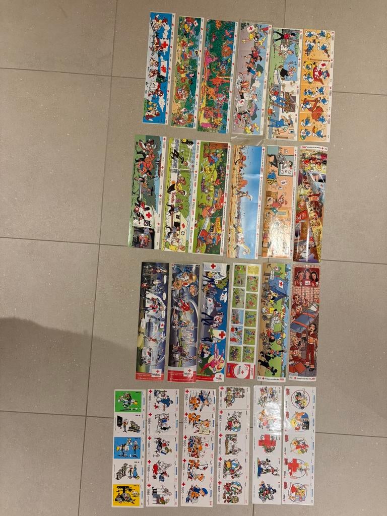 rode kruis stickers (24), Ophalen, Zo goed als nieuw