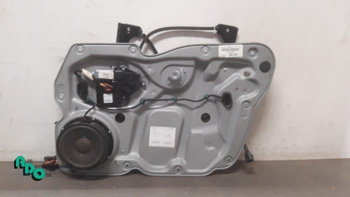 Ruitmechaniek 4Deurs rechts-voor van een Volkswagen Touran (, Gebruikt, -, Volkswagen, -