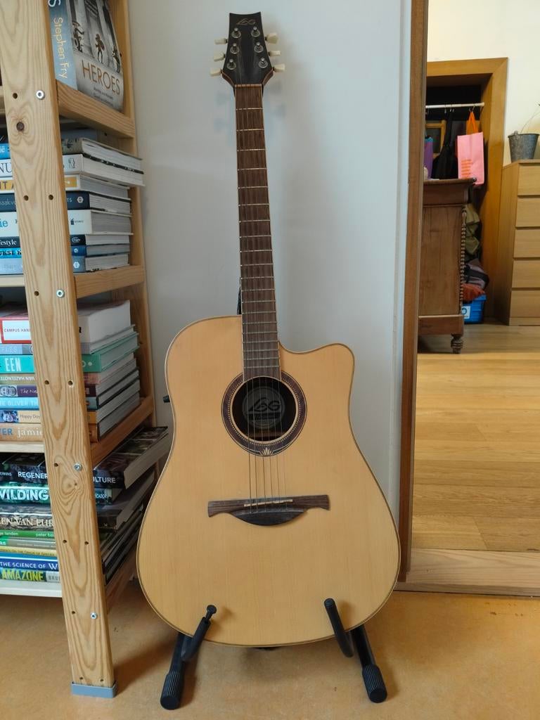 Guitare acoustique LAG 4Seasons, Musique & Instruments, Enlèvement