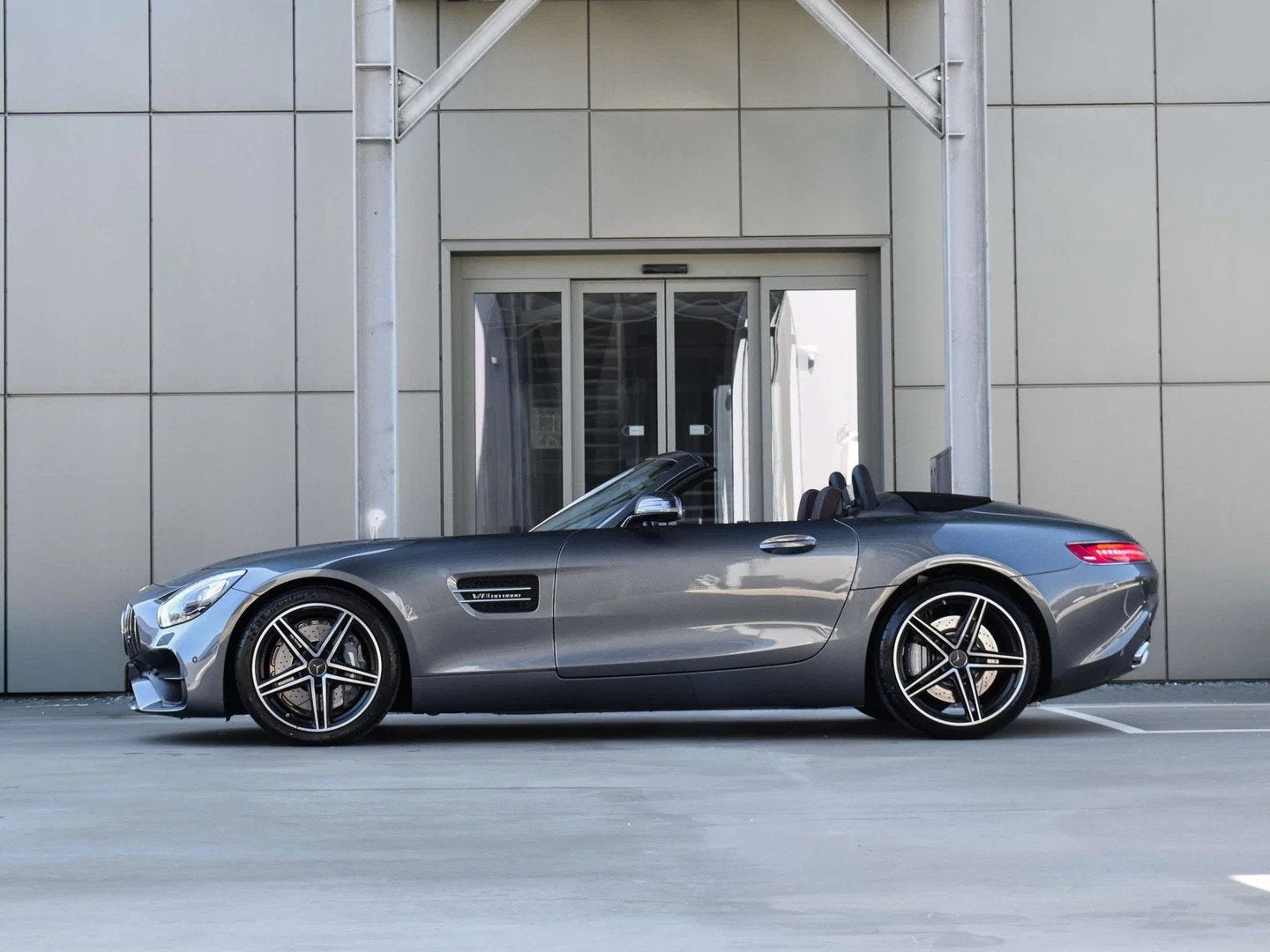 Mercedes-Benz AMG GT 4.0 V8 BiTurbo Roadster - Selenite Grey, Automaat, USB, Gebruikt, Cabriolet