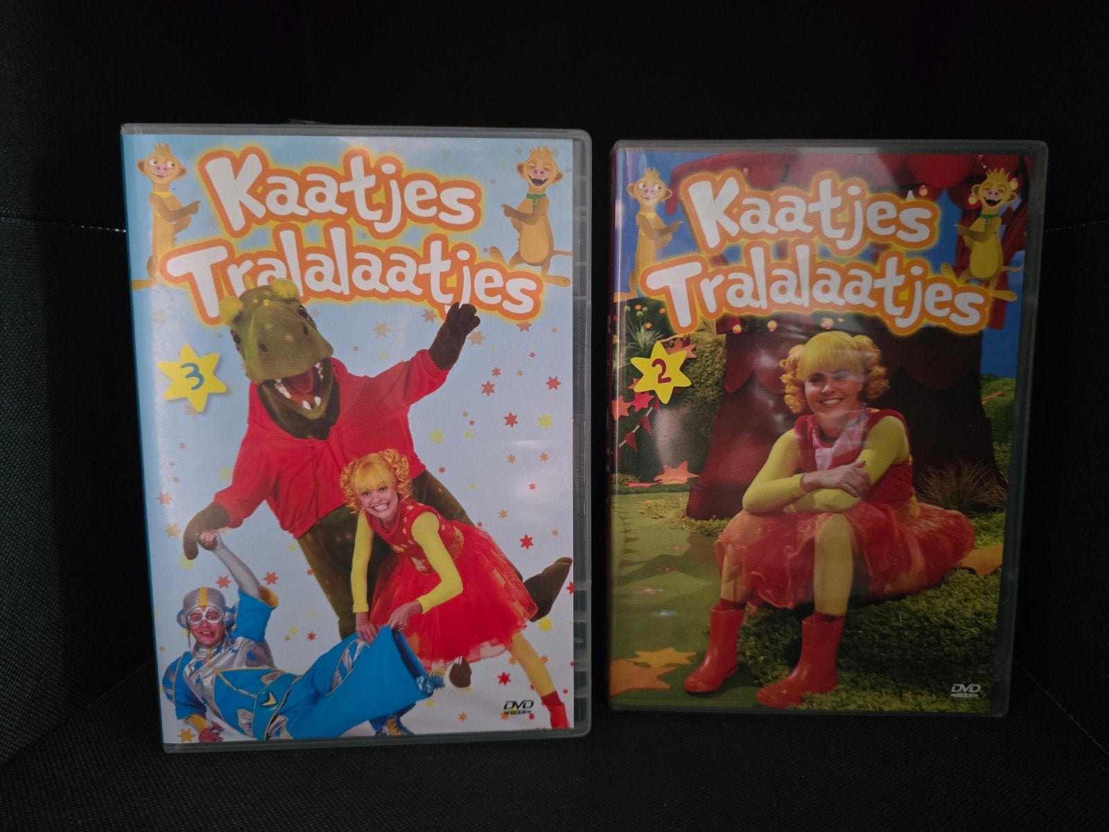 Kaatjes Tralalaatjes - 2 dvd's beschikbaar, Cd's en Dvd's, Dvd's | Kinderen en Jeugd, Alle leeftijden, Ophalen of Verzenden, Zo goed als nieuw