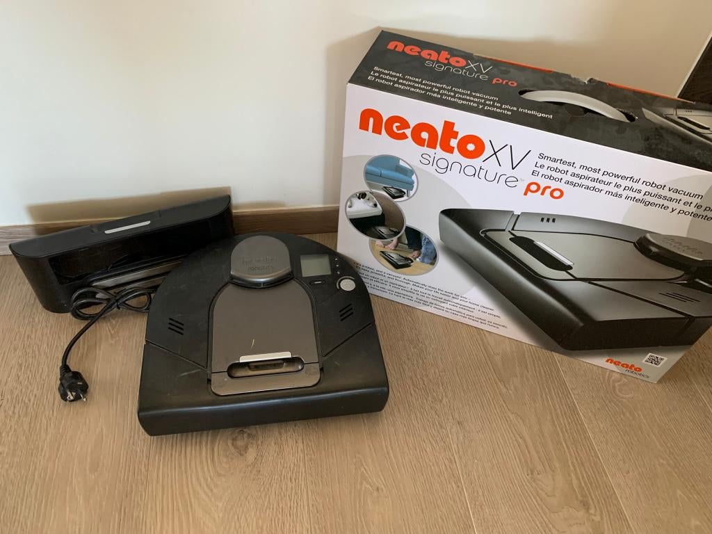 Neato XV Signature Pro  - robotstofzuiger, Elektronische apparatuur, Stofzuigers, Gebruikt, Robotstofzuiger, Ophalen of Verzenden