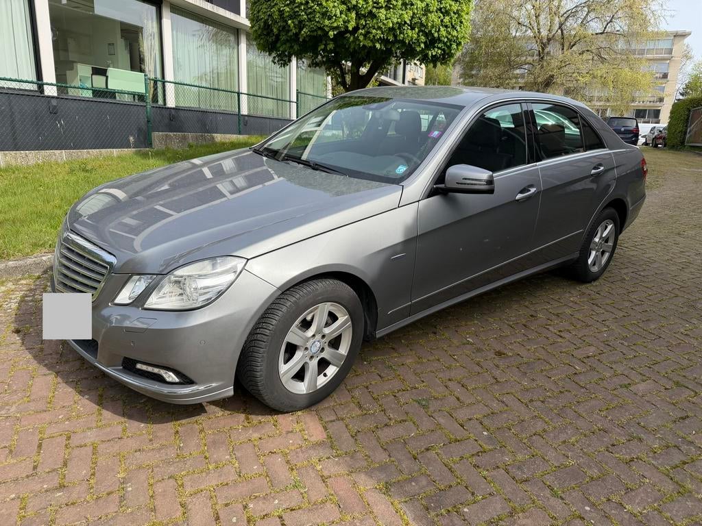 Mercedes E 300 cdi lederen airconditioning gps xenoncamera, Auto's, Automaat, Achterwielaandrijving, Zwart, 2995 cc