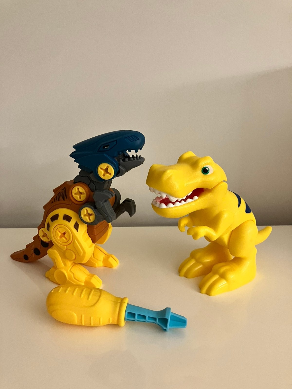 2 dinosaurussen, Kinderen en Baby's, Ophalen of Verzenden, Zo goed als nieuw