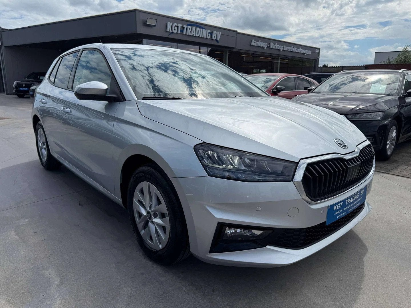 Skoda Fabia 1.0i 80PK CAMERA ZETELVERWARMING CARPLAY FULL LE, Auto's, Stof, Gebruikt, Zwart, https://public.car-pass.be/vhr/bdb2ccba-13fb-46b3-a0be-b2c8d2310b2c