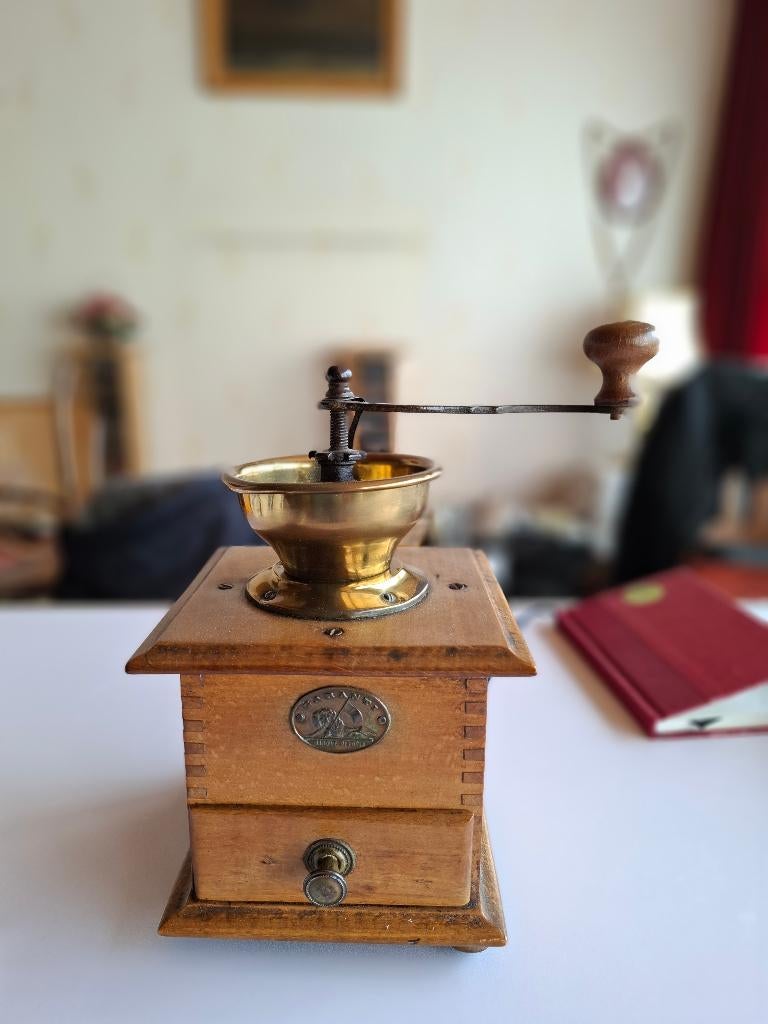 Oude koffiemolen, Antiek en Kunst, Ophalen