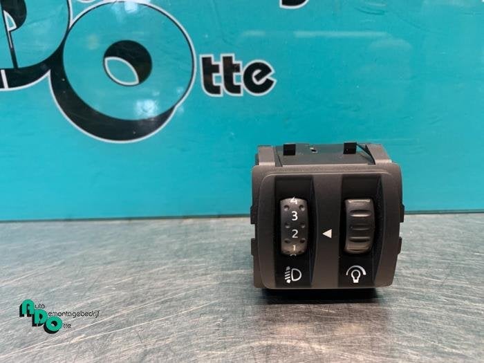 Schakelaar Koplamp Ihv van een Renault Twingo (Twingo 07-), Gebruikt, -, Renault, -