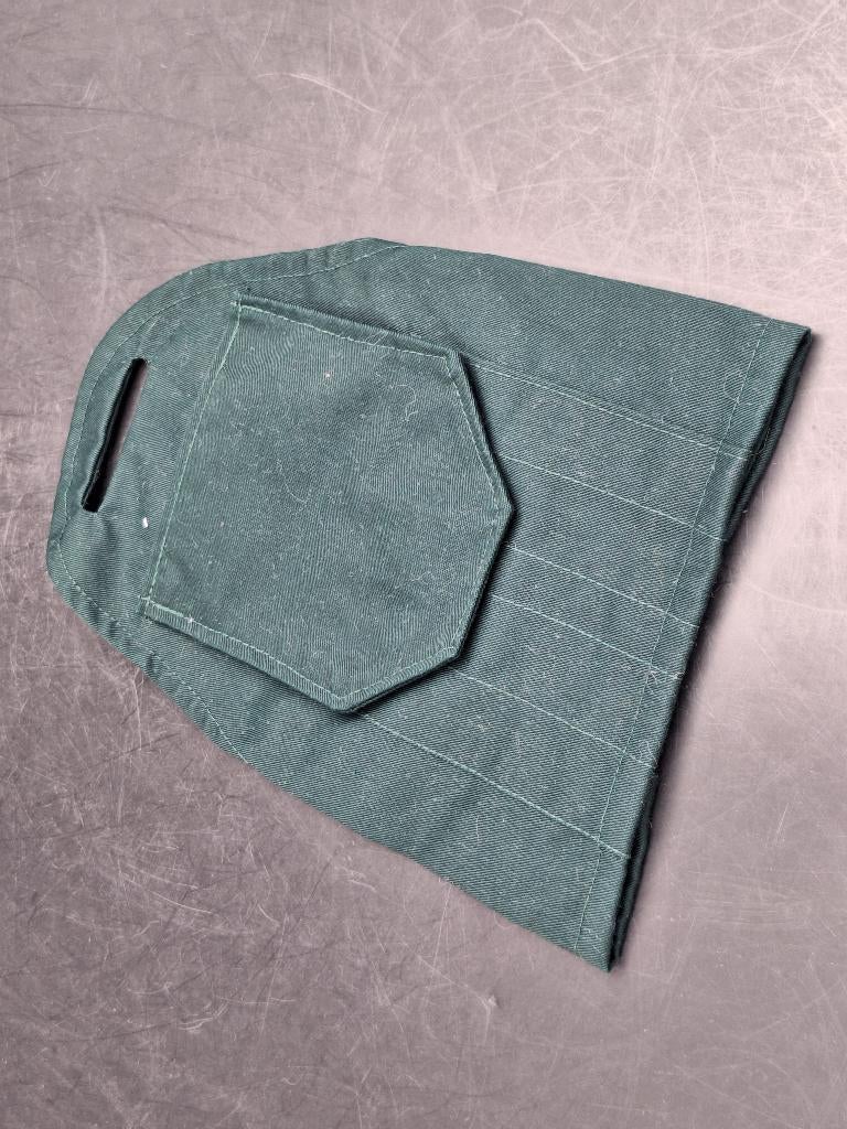 oude groene penhouder Belgisch leger 1980 met klep, Ophalen of Verzenden, Overige soorten, Kleding of Schoenen