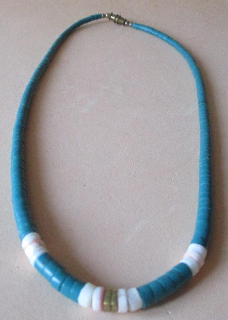 KT20: Mooie Turquoise - schelp ketting-met 44½ + 45cm., Handtassen en Accessoires, Antieke sieraden, Verzenden, Overige materialen