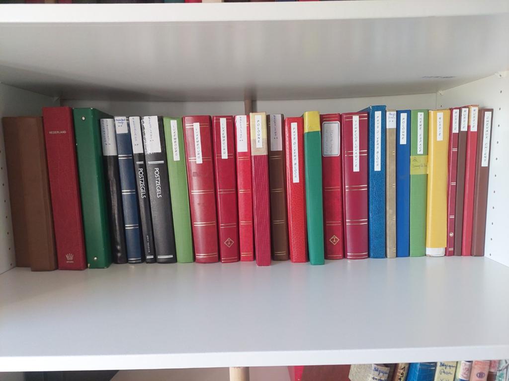 Mise en vente de 52 Classeurs timbres, pays divers., Timbres & Monnaies, Enlèvement