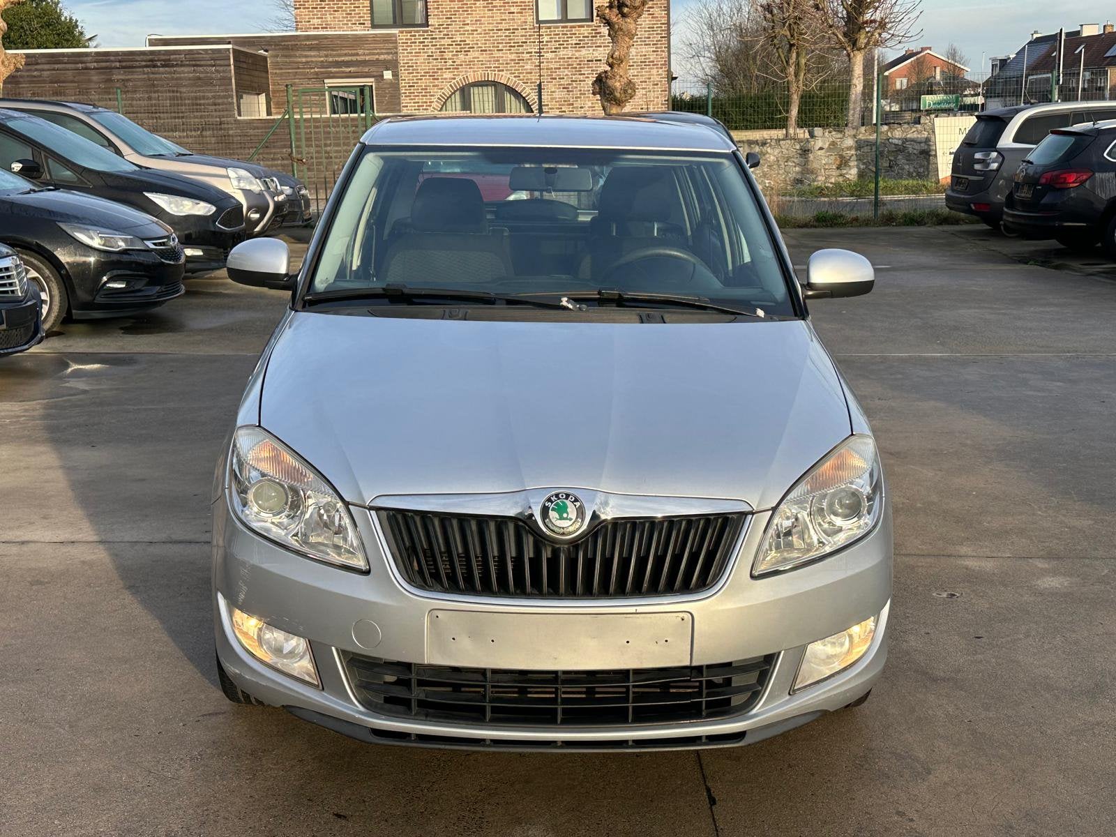 Skoda Fabia 1.2L Diesel 2011 Premier propriétaire, Autos, Euro 5, Achat, Airbags, Entreprise