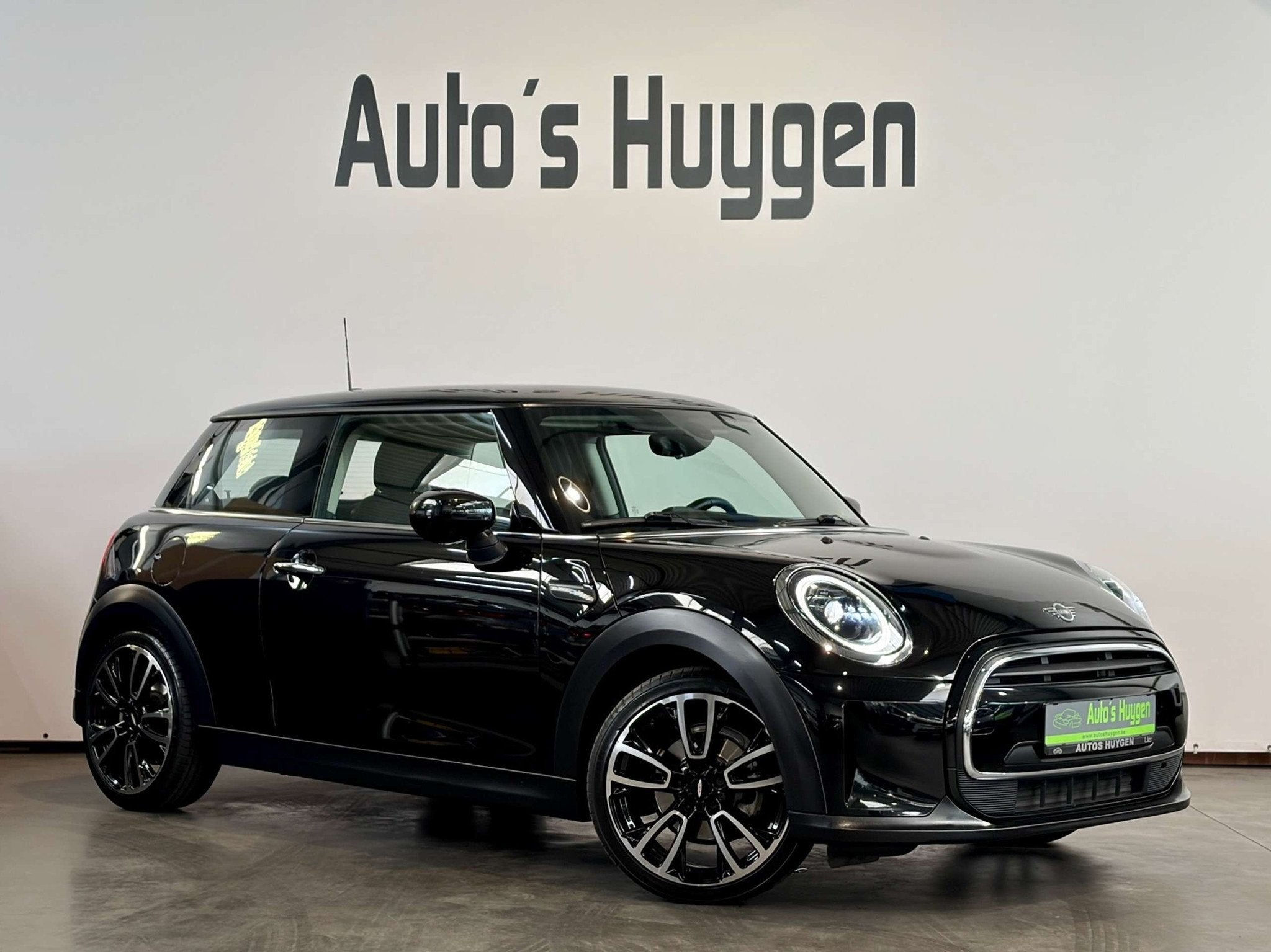 MINI One 1.5 One 'Facelift' met John Cooper Works velgen, Auto's, Gebruikt, Bedrijf, 3 cilinders, 3 deurs