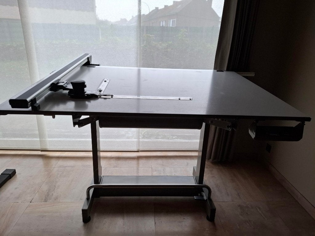 Tekentafel met stoel, Doe-het-zelf en Bouw, Ophalen, Zo goed als nieuw, 130 tot 150 cm