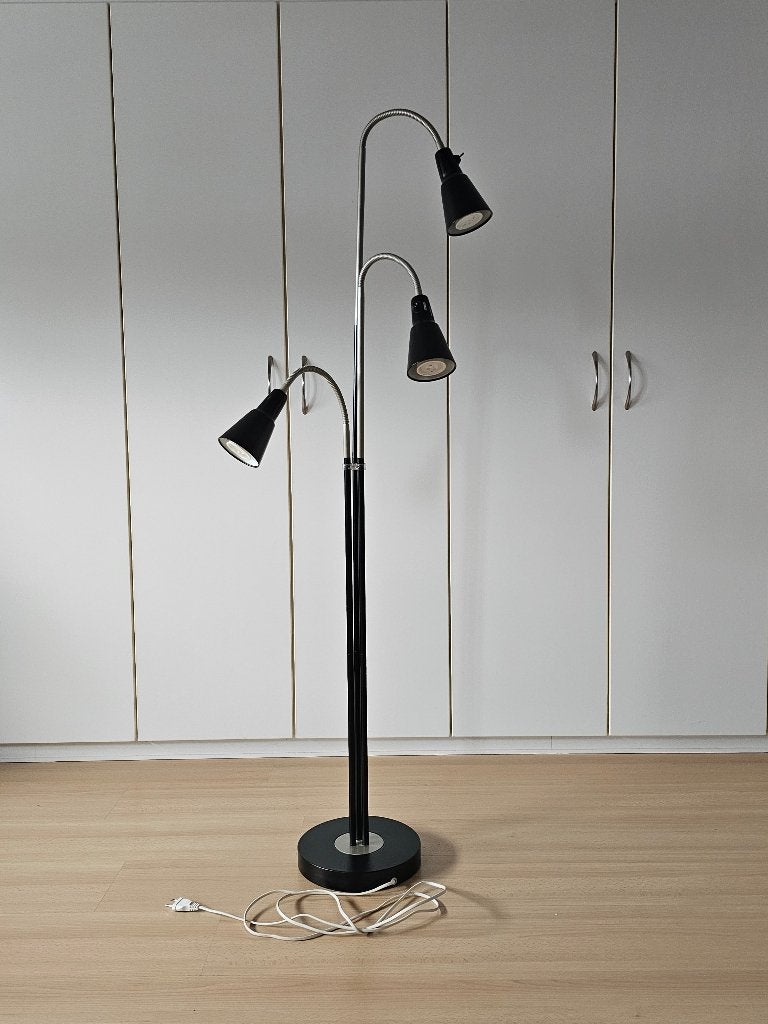 IKEA Kvart vloerlamp met drie flexibele, verstelbare armen, Huis en Inrichting, Ophalen, E14 (klein), Zo goed als nieuw, Metaal