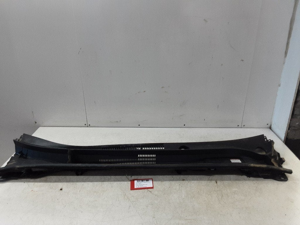 SIERLIJSTEN VOORRUIT Corolla (E21 / EA1 / EH1) (5578302290), Gebruikt, Voor, Mevr. I. Hauben, Toyota