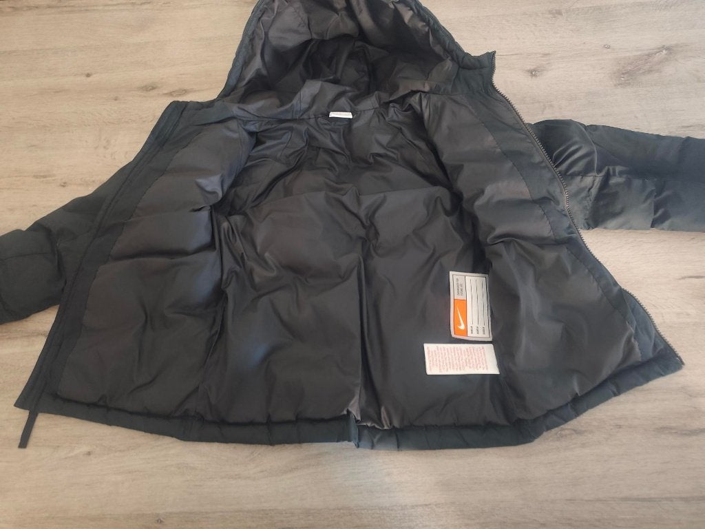 jas kinderen nike, Kinderen en Baby's, Ophalen of Verzenden, Zo goed als nieuw, NIKE, Jongen of Meisje