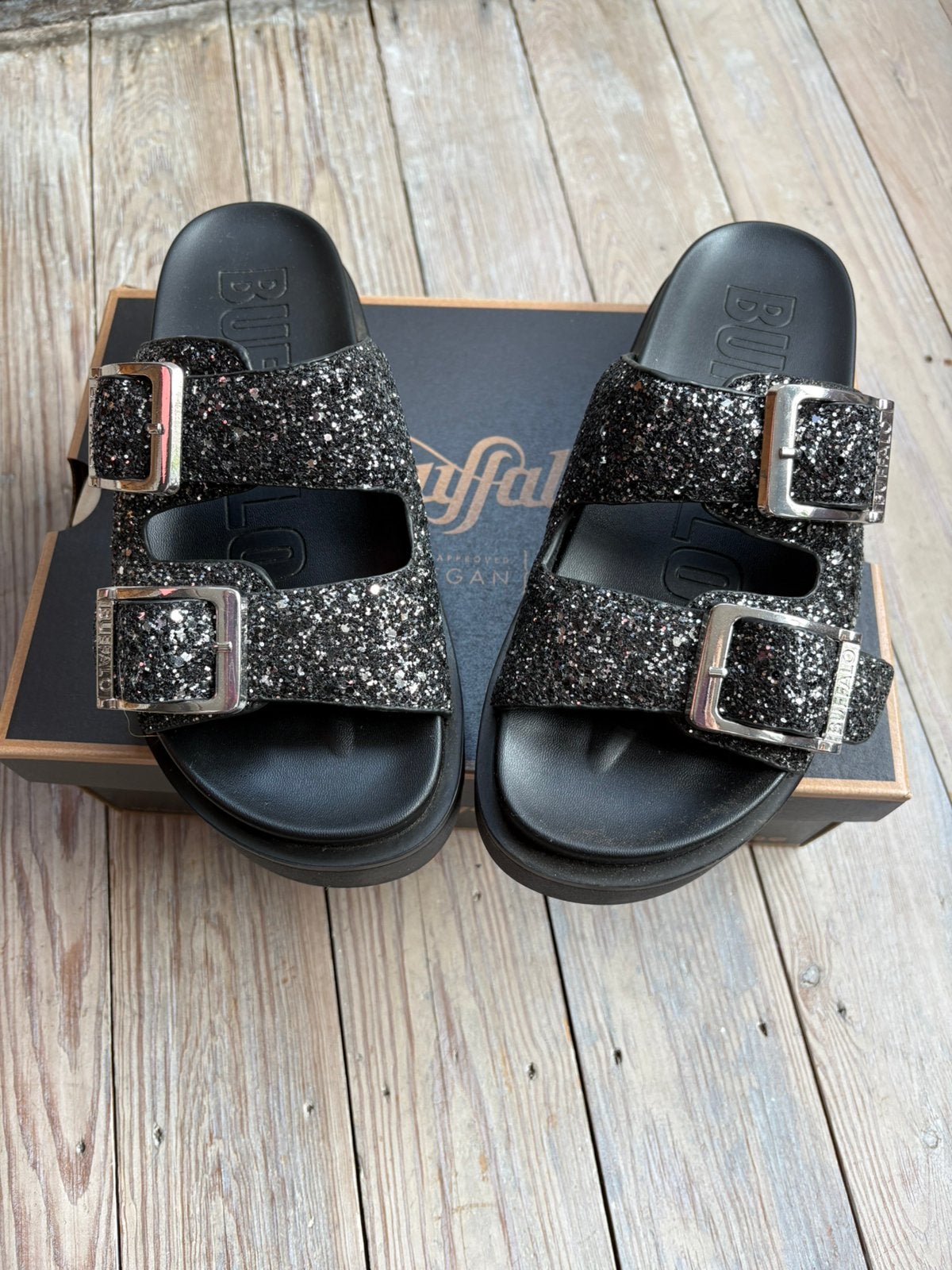 Mules Buffalo, Vêtements | Femmes, Chaussures, Comme neuf, Enlèvement, Noir, Sandales et Mûles