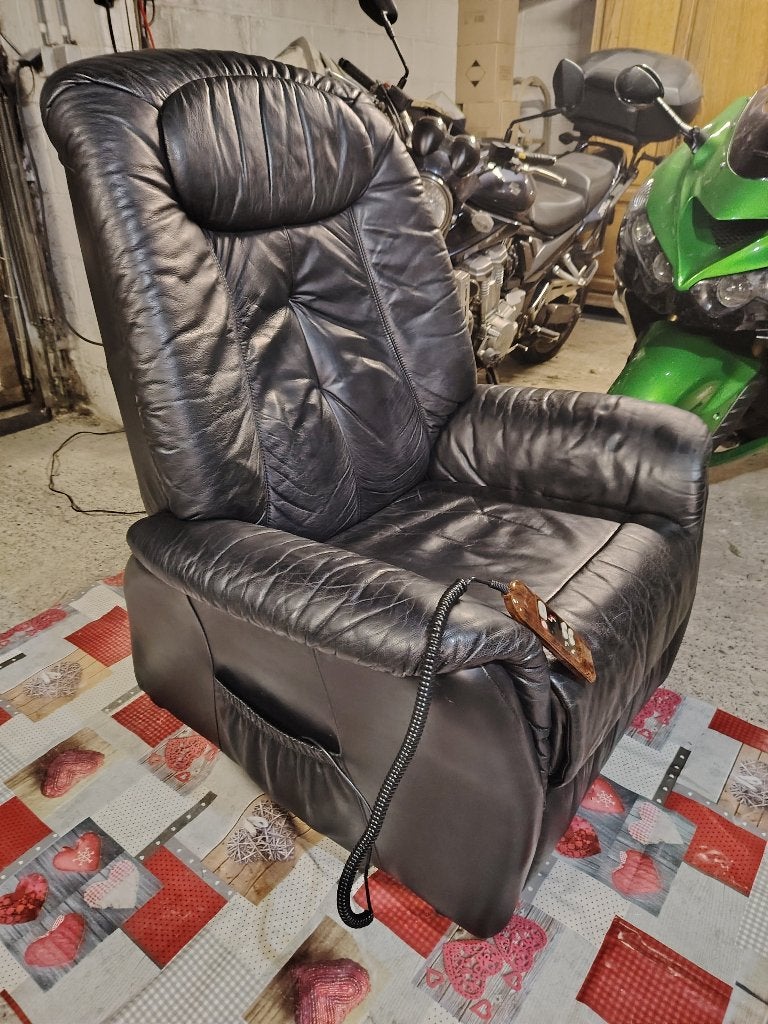 Fauteuil Relax électrique noir veritable cuir, Maison & Meubles, Relax, Moins de 75 cm, Enlèvement, Utilisé