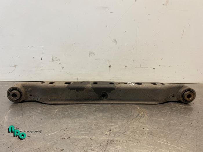 Bras de suspension arrière gauche d'un Nissan Qashqai (Qash, -, 3 mois de garantie, Utilisé, -