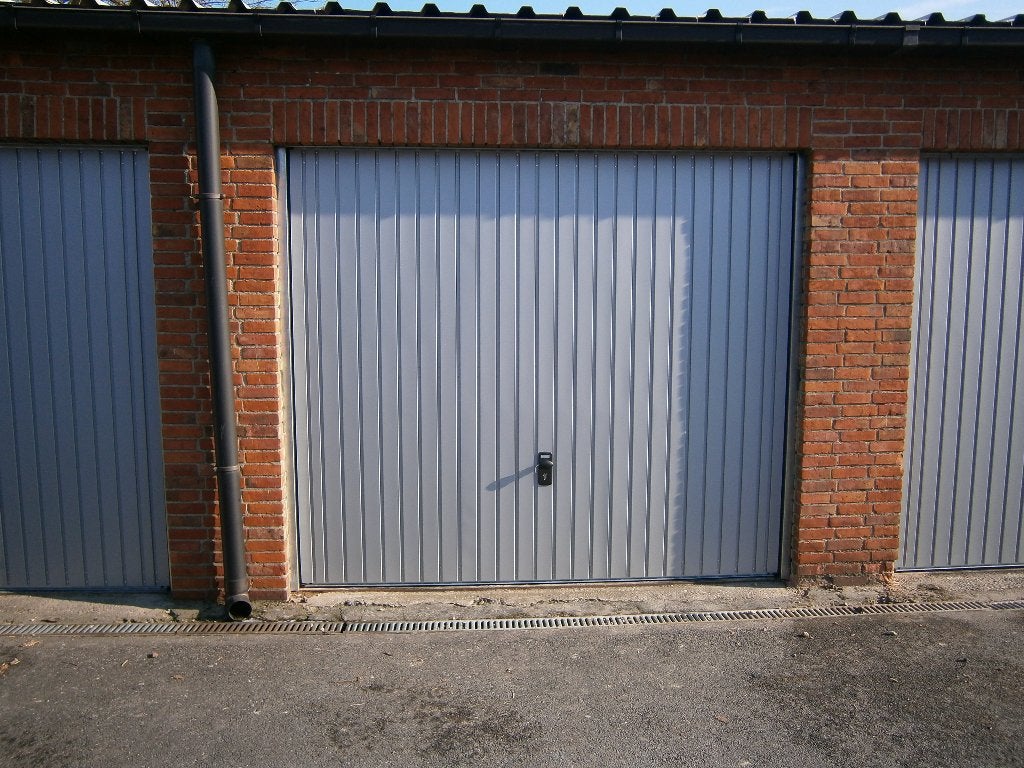 GARAGE TE HUUR, Immo