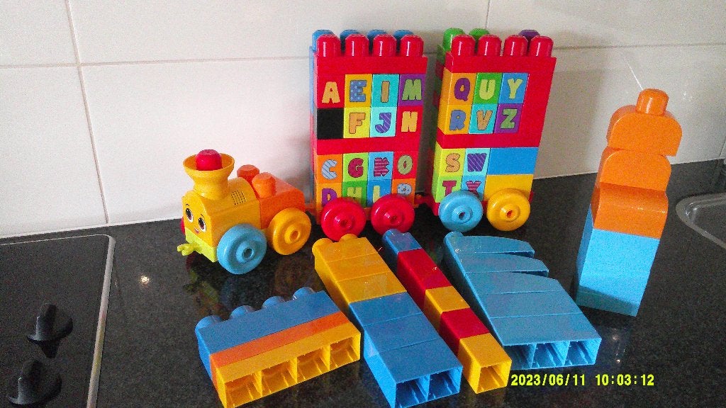 Mega Bloks treintje, 100 Mega Bloks onderdelen., Ophalen of Verzenden, Zo goed als nieuw, Megabloks