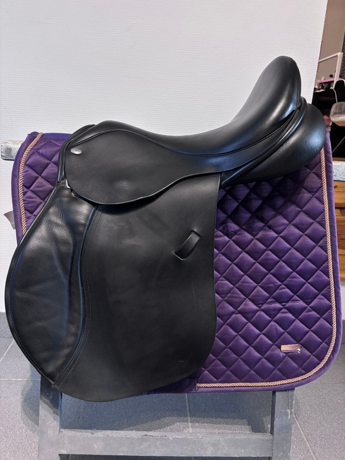 Vb veelzijdigheidszadel, Animaux & Accessoires, Chevaux & Poneys | Selles, Enlèvement, Comme neuf, Dressage