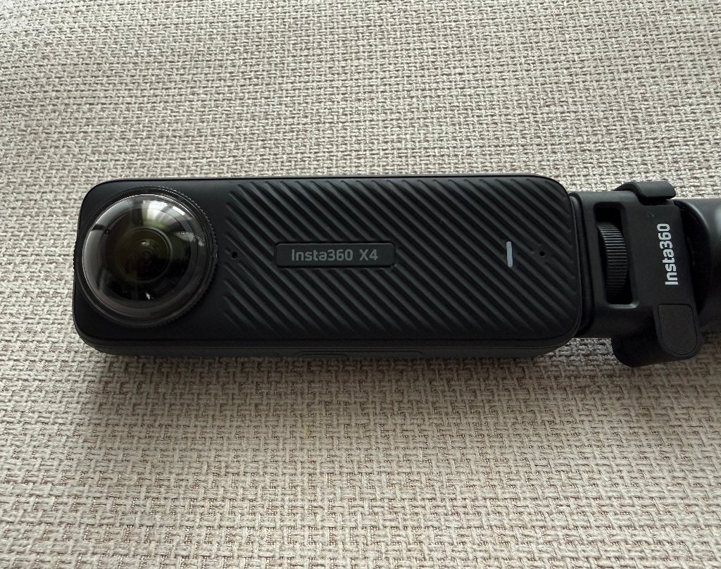 Insta 360 8K Action Camera + Bike Bundle, Enlèvement