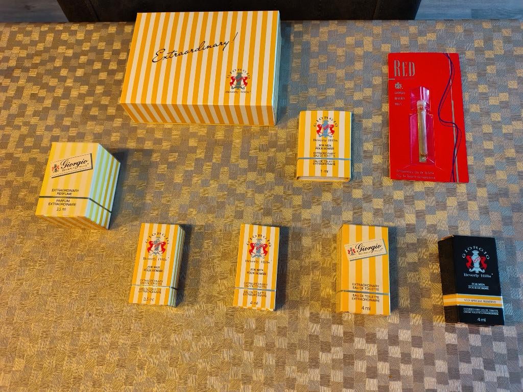 Miniatuur parfum flesjes Giorgio Beverly Hills, Enlèvement, Comme neuf, Miniature, Plein