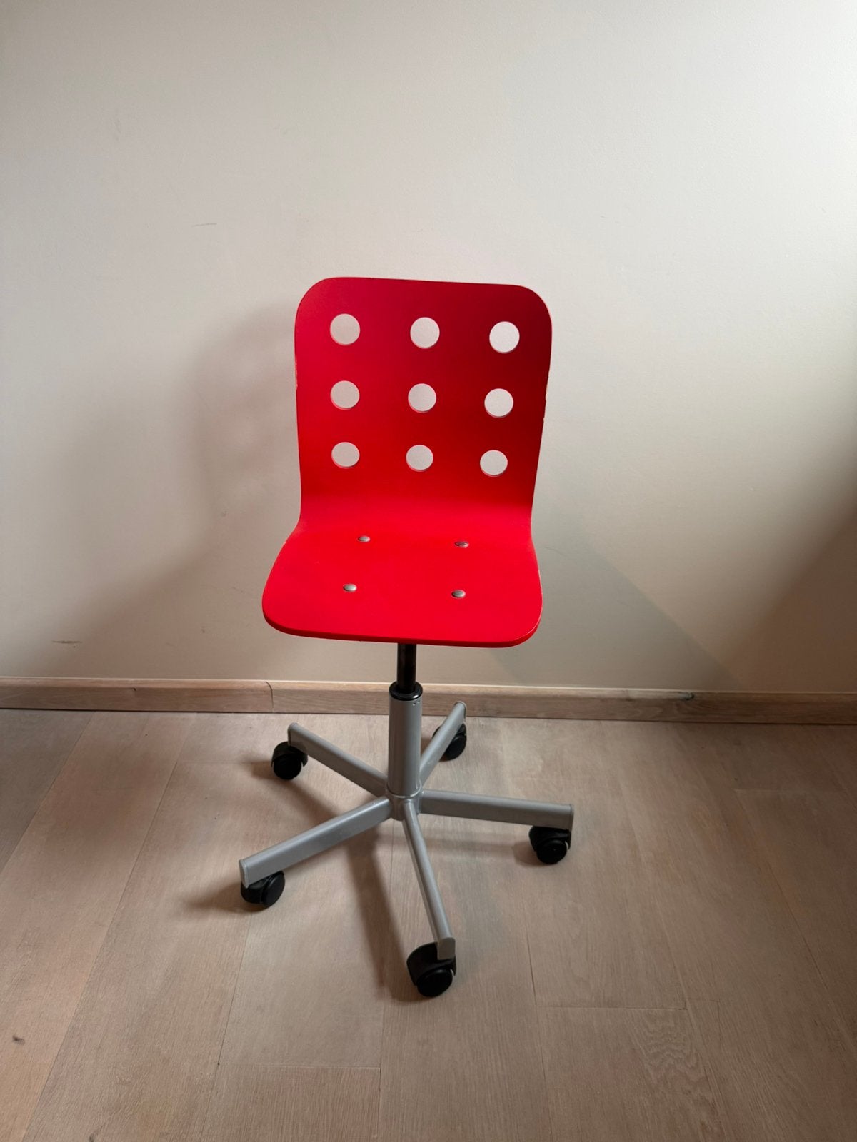 Bureaustoel Jules IKEA, Huis en Inrichting, Ophalen, Zo goed als nieuw, Rood, Bureaustoel