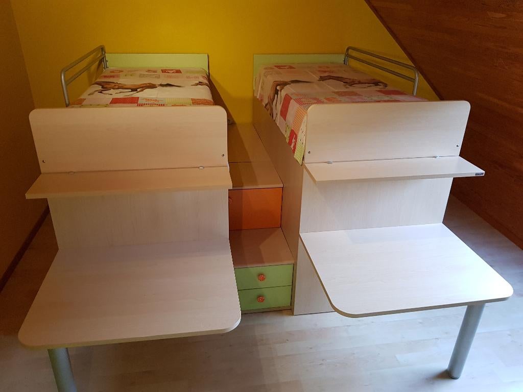 Kinder / jeugdkamer met 2 hoogslapers italiaans design, Ophalen, Zo goed als nieuw, Jongetje of Meisje