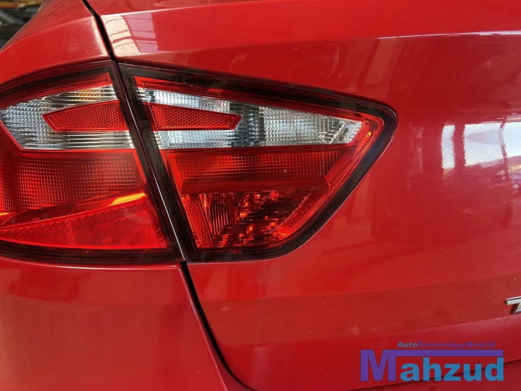 SEAT TOLEDO 4 links binnen achterlicht 2012-2019, Autovia A-2, Km 585 585
08760  Martorell, ES, SEAT S.A., Utilisé, Customercare@seat.es