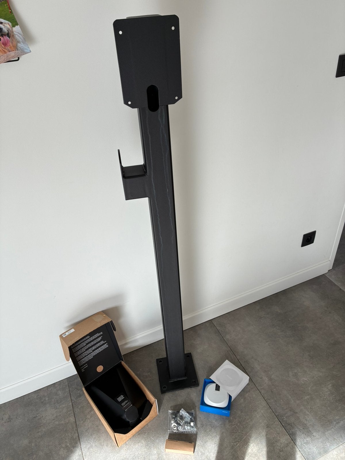 Easee laadpaal + equalizer + montagepaal + RFID + betonvoet, Auto diversen, Ophalen, Zo goed als nieuw, Laadpaal
