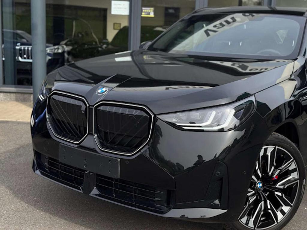BMW X3 30e xDrive M Sport Pro / PANO / TRKHK / 360 / HUD, Automaat, Zwart, 4 cilinders, Zwart