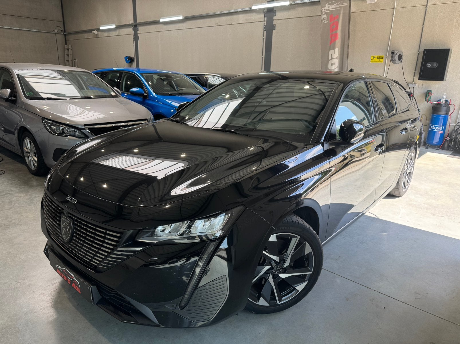 Peugeot 308 ALLURE 1.2 130PK/LED/CARPLAY/CAMERA/OHB/GARANTIE, Auto's, Voorwielaandrijving, 1199 cc, Leder en Stof, Zwart