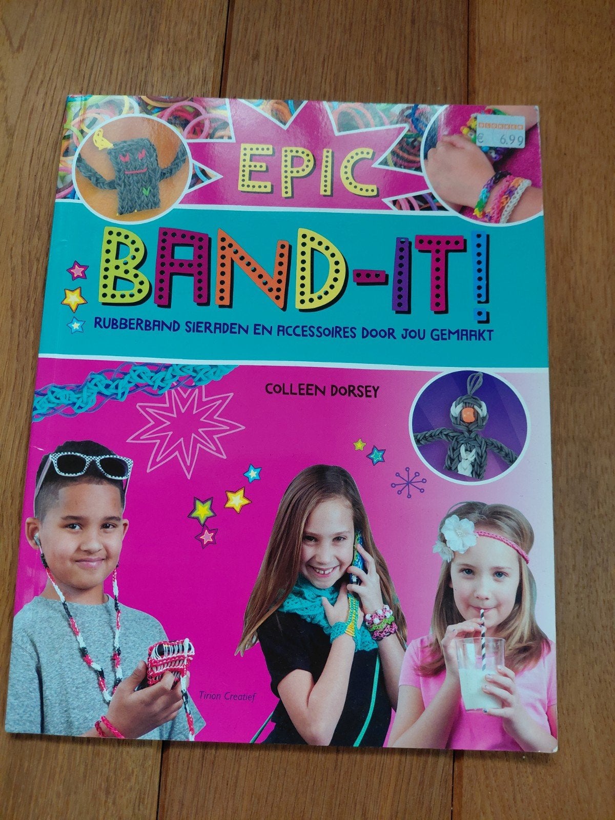 boek om zelf loombands te maken, Hobby & Loisirs créatifs, Enlèvement ou Envoi, Comme neuf, Autres types