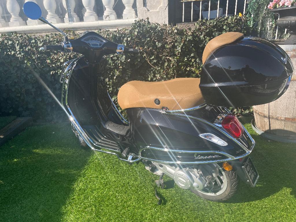 Vespa scooter, Fietsen en Brommers, Scooters | Vespa, Overige modellen, Ophalen of Verzenden, Benzine, Klasse B (45 km/u)