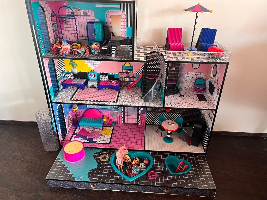 LOL poppenhuis met accessoires, Ophalen, Gebruikt, Poppenhuis