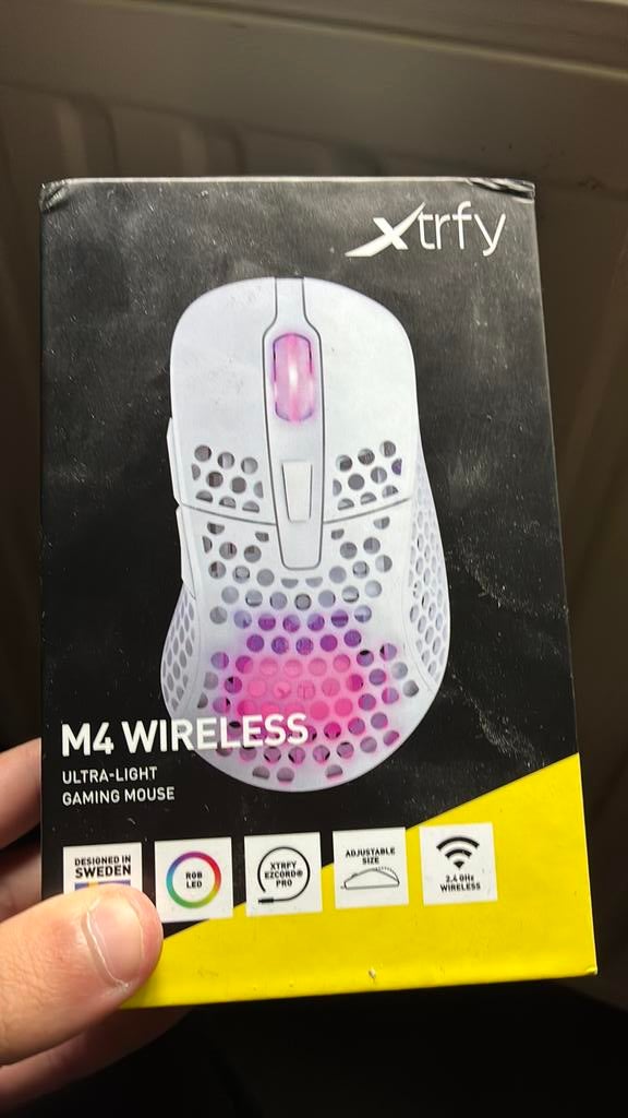 Souris de jeu sans fil M4, Informatique & Logiciels, Neuf, Souris, Enlèvement, Droitier