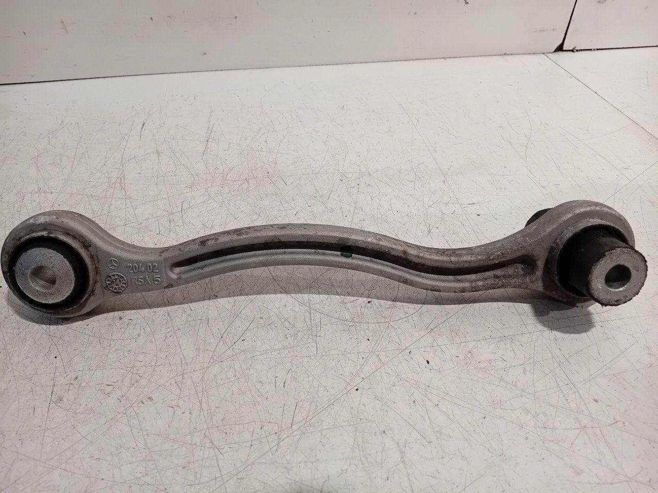 Draagarm links achter Mercedes-Benz C-Klasse, Onderdelen@venauto.nl, Van der Ven Autorecycling B.V., Gebruikt, Ettenseweg 76, 4706 PB Roosendaal, The Netherlands