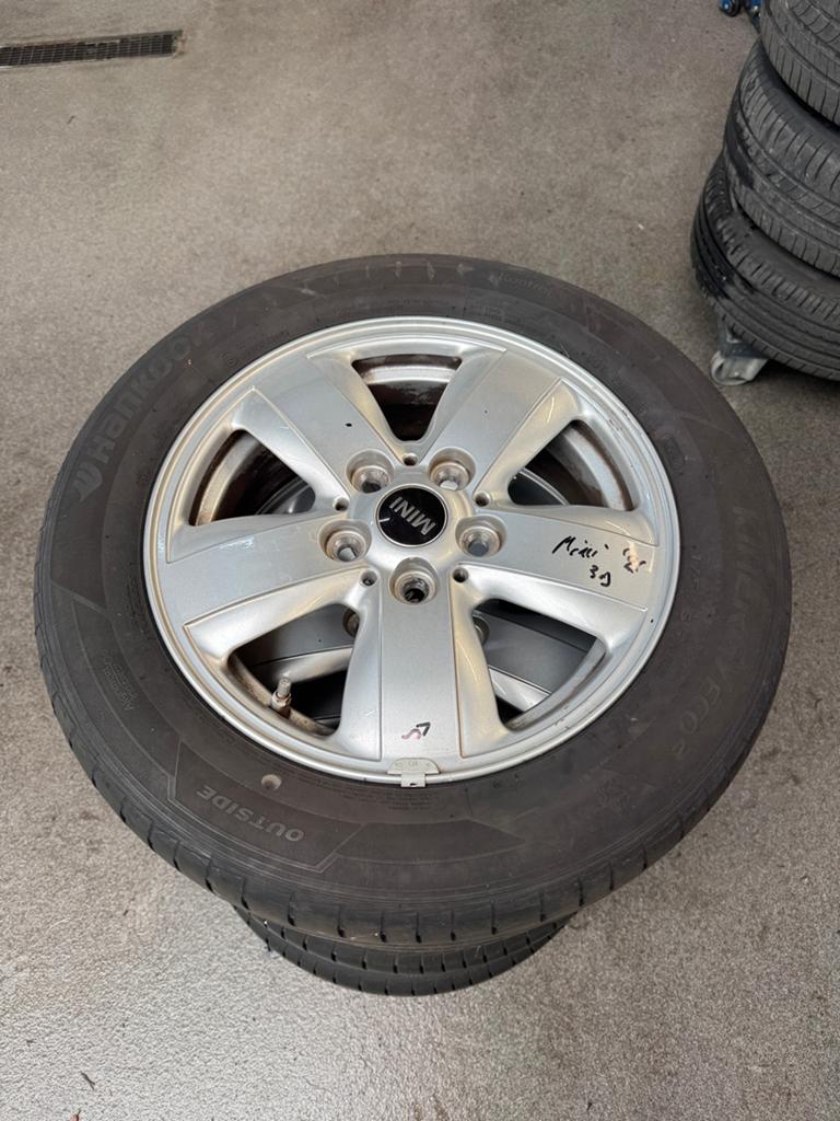 MINI velgen met Hankook zomerbanden, Auto-onderdelen, Ophalen, Gebruikt, 15 inch, Velg(en)