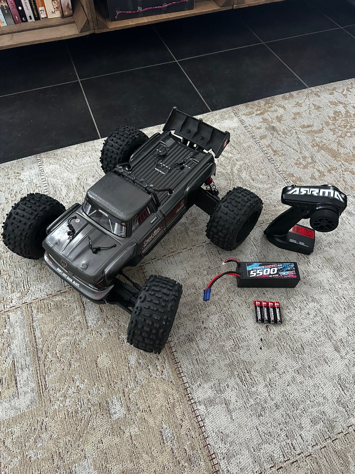 Arrma Outcast 4S V2.5 (émetteur et batterie 5500 mAh inclus), Échelle 1:10, Voiture off road, Enlèvement, Utilisé