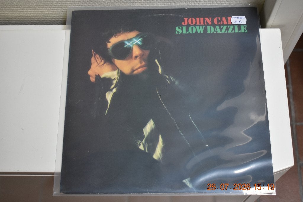 LP : John Cale - Slow Dazzle, Beschermende buitenhoes, Ophalen of Verzenden, Gebruikt, LP