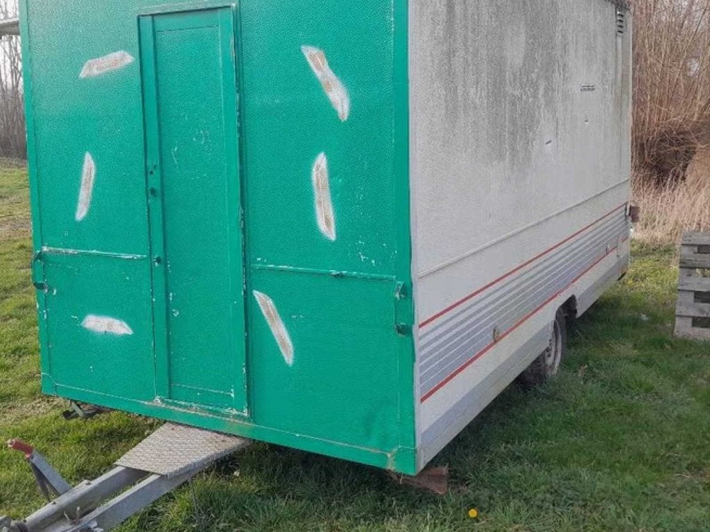 Boutique de puces mobile / camion de frites, Autres marques, Achat, Entreprise, Autres carburants