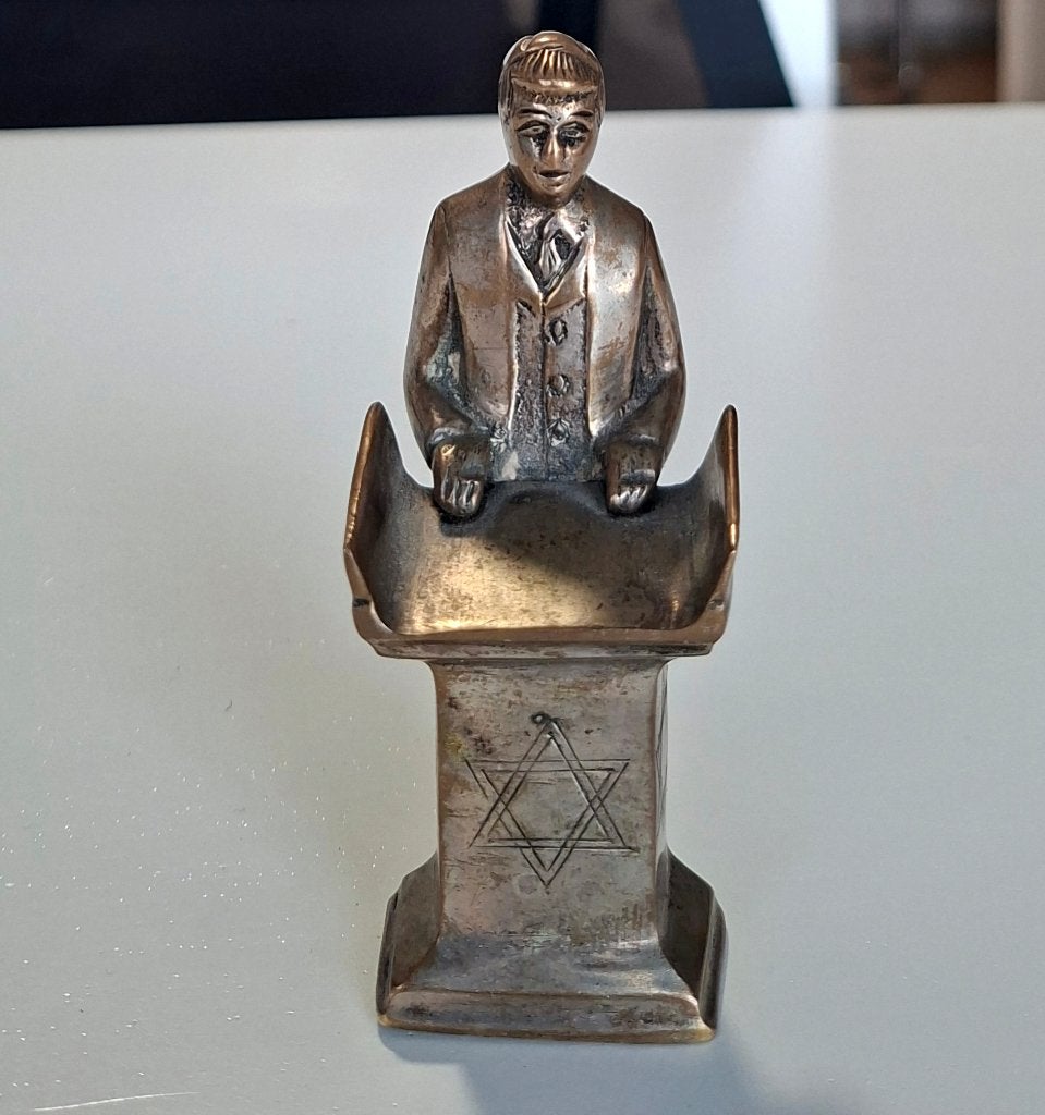Statuette ancienne en bronze métal argenté  Thème Bar Mitzva, Enlèvement ou Envoi, Bronze