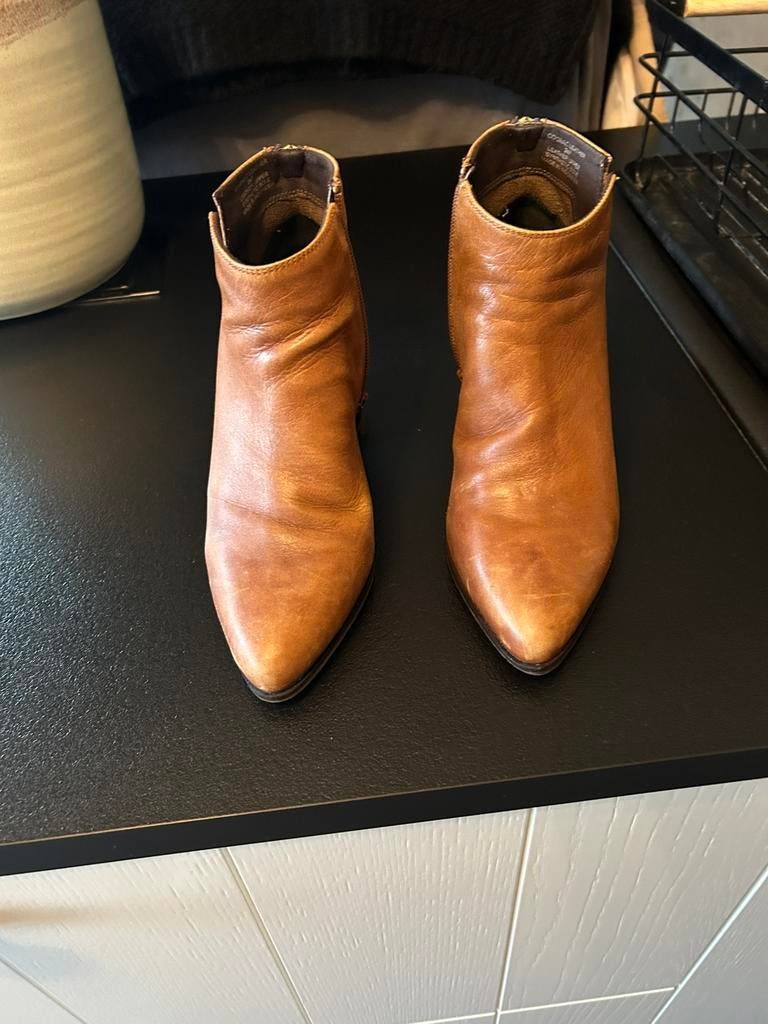 Prachtige cognac enkellaarsjes maat 38, Kleding | Dames, Bruin, Lage of Enkellaarzen, Ophalen of Verzenden, Gedragen