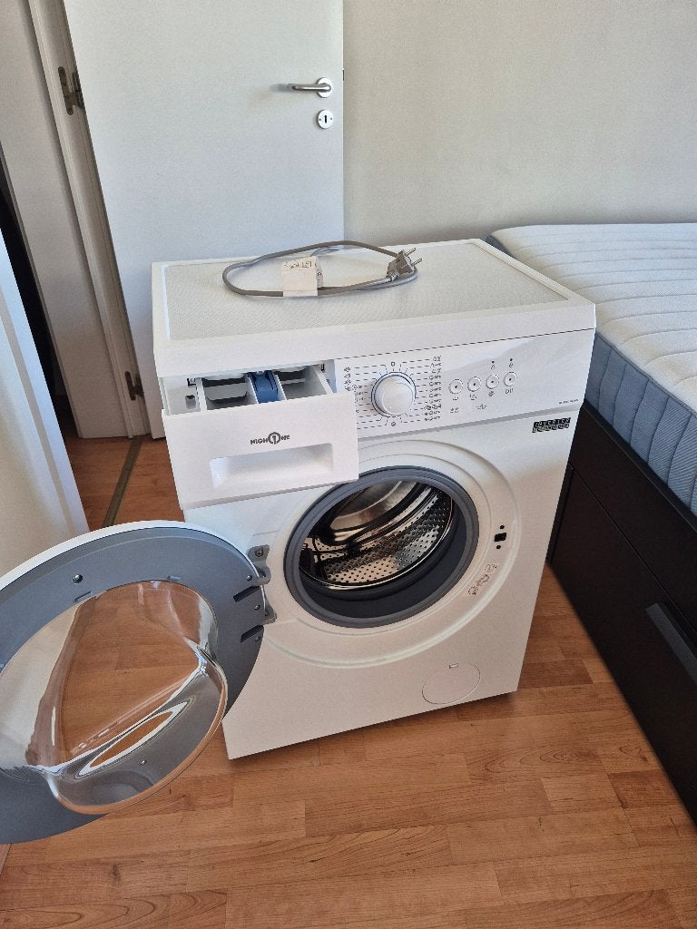 Lave-linge 5kg (encore sous garantie), 4 à 6 kg, Comme neuf, Chargeur frontal, Enlèvement